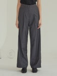 티엠오 바이 써틴먼스(TMO BY 13MONTH) ONE TUCK WIDE PANTS (CHARCOAL) | GVG 스토어. 전 세계직배송.