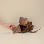 알베로(ALBERO) 알베로 천연 나무 반지갑 브라우니체크 | GVG 스토어. 전 세계직배송.