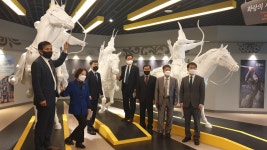 (글보기)경상북도 동남권 교육지원청 교육장 및 청별 업무관졔자 화랑마을 방문 | 지금 화랑마을은? | 알림마당 | 화랑마을