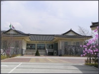 동리목월문학관 - 동리목월문학관 풍경(봄) 동리목월문학관 풍경(봄)