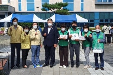 (글보기)경주시 안강읍 새마을협의회·부녀회, 북경주행정복지센터 선별진료소에 물품 전달 | 경주시정뉴스 - 시정소식 >많이본기사