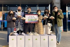 (글보기)식모회·대동떡집, 경주시 황성동행정복지센터에 떡국 떡 100만 원 상당 기탁 | 경주시정뉴스 - 시정소식 >많이본기사