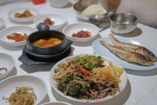 경주 남산 용장사지 마애여래좌상 | 남산지구 | 세계문화유산 | 국가유산·역사 | 경주문화관광 경주문화관광