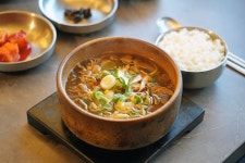 남산 불곡 마애여래좌상 (부처골 감실여래좌상) | 남산권 | 권역별 관광지 | 경주 여행 | 경주문화관광 경주문화관광