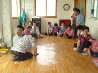 (글보기)권현식 동천동장 복수박으로 경로당 부임인사 | 경주시정뉴스 - 읍면동소식 >읍면동소식