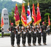 해병닷컴 - 해병대사령부-군악 의장대 시연