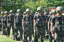 해병닷컴 - 해병대 신병 1309기 1·2교육대 5주차 극기주 - 빨간명찰수여식