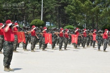 해병닷컴 - 해병대 신병 1281기 빨간명찰수여식