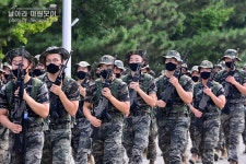 해병닷컴 - 해병대 신병 1271기 1,2교육대 극기주 - 빨간명찰수여식 및 훈련모음