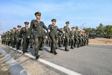 해병닷컴 - 해병대 부사관 399기 ·부학 7기 합동 임관식 사진