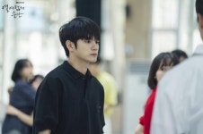 A Moment at Eighteen (열여덟의 순간) Korean  - Drama - Picture @ HanCinema :: The Korean Movie and Drama Database A Moment at... 