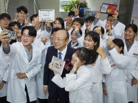 이마트24 대산한화토탈점 | 김승연 회장, 올해 첫 현장경영…한화토탈에너지스 대산공장 방문 “위기 속에서도 희망과 가능성을 믿고 흔들림 없이 나아가자” | 한화그룹