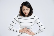 밥만 먹으면 속 쓰린 당신, 위에 구멍이? - 헬스컨슈머 밥만 먹으면 속 쓰린 당신, 위에 구멍이?