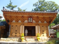 국가유산이미지 | 호국사아미타여래좌상이 모셔져 있는 호국사 대웅전 호국사아미타여래좌상이 모셔져 있는 호국사 대웅전
