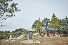 문화재이미지 | 문화재자료 제25호_김정선생묘소일원_정려문전경 문화재자료 제25호_김정선생묘소일원_정려문전경