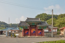 문화재이미지 | 문화재자료 제303호_율리사_정면 문화재자료 제303호_율리사_정면
