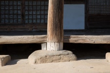 국가유산이미지 | 창녕 영산 신씨고가1_초석 및 기둥 (촬영년도 : 2015년) 창녕 영산 신씨고가1_초석 및 기둥 (촬영년도 : 2015년)