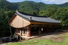 국가유산이미지 | 통영 안정사 만세루_측면 (촬영년도 : 2015년) 통영 안정사 만세루_측면 (촬영년도 : 2015년)