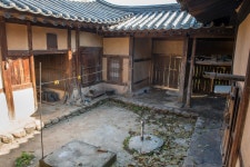 국가유산이미지 | 운천재사_안마당 (촬영년도 : 2015년) 운천재사_안마당 (촬영년도 : 2015년)