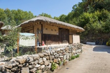 국가유산이미지 | 영주수도리박덕우가옥_진입로에서 본 가옥 (촬영년도 : 2015년) 영주수도리박덕우가옥_진입로에서 본 가옥 (촬영년도 : 2015년)