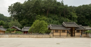 문화재이미지 | 문경 장수황씨 종택_원경 (촬영년도 : 2015년) 문경 장수황씨 종택_원경 (촬영년도 : 2015년)