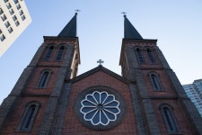 국가유산이미지 | 대구 계산동성당_밑에서 본 계산동성당 (촬영년도 : 2015년) 대구 계산동성당_밑에서 본 계산동성당 (촬영년도 : 2015년)