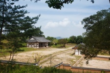 국가유산이미지 | 고창 무장현 관아와 읍성_외곽에서 바라 본 동헌 (촬영년도 : 2015년) 고창 무장현 관아와 읍성_외곽에서 바라 본 동헌... 