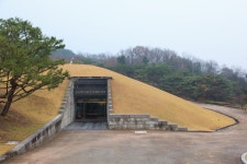 문화재이미지 | 공주 송산리 고분군_모형전시관 (촬영년도 : 2015년) 공주 송산리 고분군_모형전시관 (촬영년도 : 2015년)