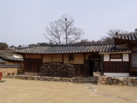 국가유산이미지 | 괴헌고택 중문간채 정면 바깥중문 괴헌고택 중문간채 정면 바깥중문