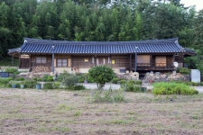 국가유산이미지 | 영천 연정고택_원경 (촬영년도 : 2015년) 영천 연정고택_원경 (촬영년도 : 2015년)