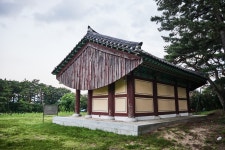 문화재이미지 | 시도기념물 73호_양양 동해신묘지_측면 시도기념물 73호_양양 동해신묘지_측면