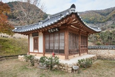 국가유산이미지 | 시도기념물 제천황강영당및수암사_측면 시도기념물 제천황강영당및수암사_측면