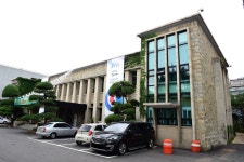 국가유산이미지 | 구 수원시청사_정측면 (촬영년도 : 2015년) 구 수원시청사_정측면 (촬영년도 : 2015년)
