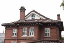 국가유산이미지 | 서울 배화여자고등학교 생활관_지붕 및 굴뚝 (촬영년도 : 2015년) 서울 배화여자고등학교 생활관_지붕 및 굴뚝 (촬영년도... 