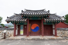 국가유산이미지 | 거제향교_입구 (촬영년도 : 2015년) 거제향교_입구 (촬영년도 : 2015년)