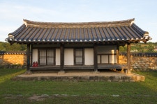 국가유산이미지 | 신녕향교명륜당_동재 (촬영년도 : 2015년) 신녕향교명륜당_동재 (촬영년도 : 2015년)