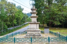 국가유산이미지 | 충주 미륵대원지 삼층석탑 충주 미륵대원지 삼층석탑