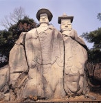 국가유산이미지 | 파주 용미리 마애이불입상 파주 용미리 마애이불입상