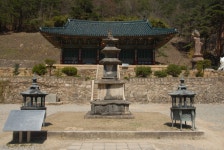 문화재이미지 | 동해 삼화사 삼층석탑(촬영:문화재청) 동해 삼화사 삼층석탑(촬영:문화재청)