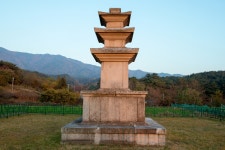 국가유산이미지 | 경주 마동 삼층석탑_정면 (촬영년도 : 2015년) 경주 마동 삼층석탑_정면 (촬영년도 : 2015년)