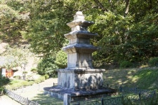 국가유산이미지 | 영주 부석사 삼층석탑_전측면 (촬영년도 : 2015년) 영주 부석사 삼층석탑_전측면 (촬영년도 : 2015년)