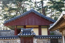 국가유산이미지 | 영주 소수서원 문성공묘_맞배지붕 (촬영년도 : 2015년) 영주 소수서원 문성공묘_맞배지붕 (촬영년도 : 2015년)