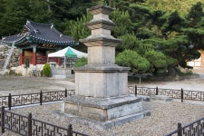 국가유산이미지 | 영천 화남리 삼층석탑_측면 (촬영년도 : 2015년) 영천 화남리 삼층석탑_측면 (촬영년도 : 2015년)