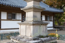 국가유산이미지 | 대구 동화사 비로암 삼층석탑_측면 상대석 (촬영년도 : 2015년) 대구 동화사 비로암 삼층석탑_측면 상대석 (촬영년도 : 2015년)