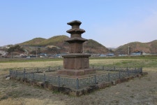 국가유산이미지 | 영양 현리 삼층석탑_서남측면_건축_2015년(출처 : 국립문화재연구소) 영양 현리 삼층석탑_서남측면_건축_2015년(출처... 