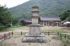 국가유산이미지 | 영천 화남리 삼층석탑_우측면2 영천 화남리 삼층석탑_우측면2