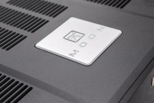 잘 만든 솔리드 파워앰프의 넉넉한 품격 Simaudio Moon 880M Monoblock Power Amplifier | HIFICLUB - High-end Audio Magazine