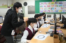 호남대학교 커뮤니티 HNU News 대학뉴스 송원초 ‘AI 큐브 캠프’ 1차과정 열기 후끈