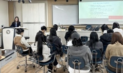 호남대학교 커뮤니티 HNU News 대학뉴스 뷰티미용학과 일반대학원, ‘최신 트렌드 아트 메이크업’ 특강