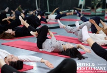 호텔앤레스토랑 [호텔앤레스토랑] [노아윤 기자의 HR] 실무형 인재 부족의 서비스업계, 레스토랑 서비스 교육에 요구되는 것들 -②